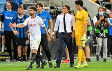 Bị chế giễu đội tóc giả, HLV Conte đòi ăn thua với tiền vệ Sevilla