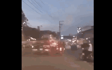 [Clip]: Công an Đồng Nai rượt đuổi kẻ ngáo đá trộm xe ô tô, tông xe cảnh sát