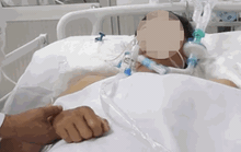 CLIP: Người đàn ông yếu liệt cơ, dùng máy thở sau khi ăn pate Minh Chay