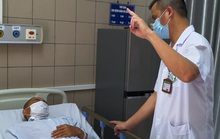 Hai người đàn ông nguy kịch vì uống rượu trôi nổi