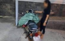 TP HCM: Bắt quả tang một phụ nữ đổ trộm bao rác, phạt 4 triệu đồng