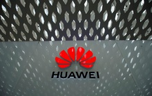 Dính đòn độc của Mỹ, Huawei chồng chất khó khăn