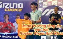 Rocker Phạm Anh Khoa tái xuất sân khấu, đưa con trai đến giao lưu Xuân Trường, Minh Vương