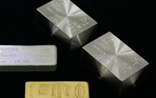 Bất thường hiện tượng vàng bạc đang bị bán tháo?