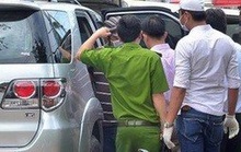 Đôi nam nữ tử vong bất thường trong ôtô đang nổ máy