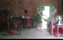 Người đàn bà hành hạ mẹ ruột ở Cần Đước, Long An khai gì?