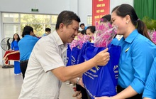Thăm hỏi, động viên đoàn viên khó khăn