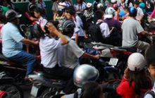 Người lớn phải làm gương