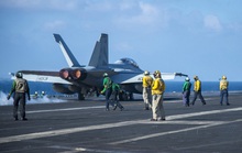 Trung Quốc điều chiến đấu cơ khi tàu sân bay Mỹ vào biển Đông