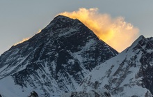 Điều thần kỳ nào đã tạo ra Himalaya và tiếp tục nâng cao đỉnh Everest?