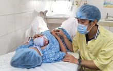 Đúng giao thừa, 5 em bé cùng cất tiếng khóc chào đời tại TP HCM