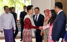 Bóng hồng đối ngoại: Bí mật trong vườn nhà bà Aung San Suu Kyi