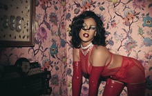 Rihanna táo bạo với nội y xuyên thấu
