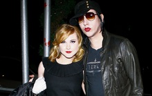 Rocker Marilyn Manson bị hất cẳng sau cáo buộc bạo hành