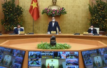 Thủ tướng Nguyễn Xuân Phúc: Nhanh chóng tiêm chủng, gỡ ngay ách tắc lưu thông hàng hóa
