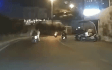 CLIP: CSGT Bến Thành đạp ngã xe máy người đi đường gây bức xúc dư luận