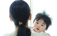 Chưa có con dâu mà phải nuôi cháu nội