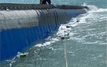 Vụ chìm tàu chở 1.500 tấn tro bay ngoài biển Mũi Né: Trục vớt càng chậm, nguy cơ tràn dầu càng lớn
