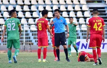 Cần Thơ cấm 2 trận với thủ môn ăn mừng khiêu khích trọng tài nổi tiếng thế giới