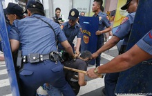 Cảnh sát Philippines giết nhầm thị trưởng và 2 trợ lý