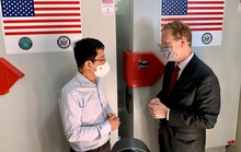 Việt Nam tiếp nhận tủ lạnh âm sâu từ Mỹ để bảo quản vắc-xin Pfizer