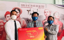 Mai Vàng nhân ái trao tiền hỗ trợ 133 sinh viên khó khăn do dịch Covid -19