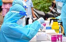 Doanh nghiệp đề nghị đưa test nhanh Covid-19 vào diện bình ổn giá, Bộ Tài chính lên tiếng