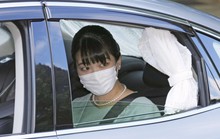 Bất chấp sóng gió, công chúa Mako của Nhật Bản đã kết hôn