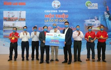 Bamboo Capital đồng hành cùng Chương trình Một triệu lá cờ Tổ quốc cùng ngư dân bám biển