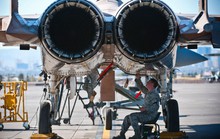Căng thẳng đối đầu giữa F-15 Eagle và Su-35