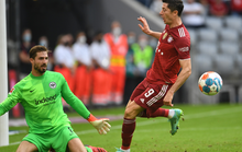 Thua sốc Frankfurt trên sân nhà, Bayern Munich bị ngắt chuỗi bất bại