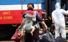 Chùm ảnh: Chuyến tàu đặc biệt đưa 700 công dân Quảng Bình hồi hương