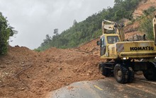 Nhiều khu vực ở Khánh Hòa ngập sâu tới 1,5m do mưa lớn kéo dài