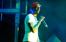 Nam rapper người Mỹ bị bắn chết tại cửa hàng bánh