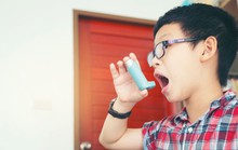 Bé ho nhiều, cần chú ý bệnh hen phế quản