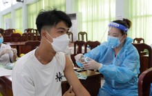 Nhiều tỉnh miền Tây ráo riết tiêm vắc-xin cho trẻ