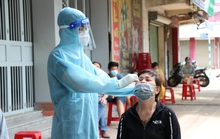 Đắk Lắk: Phát hiện ổ dịch ngoài cộng đồng, 3 cán bộ test nhanh nhiễm SARS-CoV-2