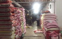 Phát hiện kho hàng chứa 9.550 kg đường cát nghi nhập lậu