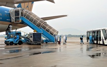 Chuyến bay thẳng thường lệ đầu tiên từ Mỹ của hàng không Việt Nam hạ cánh ở Đà Nẵng