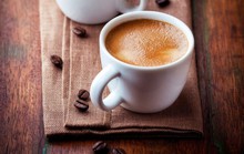 Lợi ích bất ngờ khi uống 1 ly cà phê trước khi ra đường
