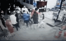 CLIP: Nhóm thanh niên đánh dã man cô gái tại quán ốc