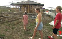 Úc: Bé gái 6 tuổi cùng anh chị ruột mua nhà hơn nửa triệu USD
