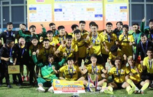 Vượt qua Hà Nội phút bù giờ, lứa đàn em Công Phượng lần đầu vô địch Giải U21 quốc gia 2021