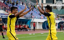 Malaysia thắng đậm Lào, thách thức tuyển Việt Nam