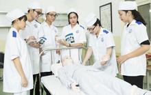 Sang Đức làm điều dưỡng với thu nhập hấp dẫn