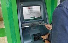 Thời của thẻ ATM gắn chip