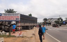 Va chạm giữa 2 xe tải, nhà dân ven đường bị tông sập
