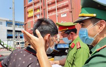 Toàn cảnh CSGT cùng cảnh sát hình sự, ma túy chốt chặn ở  cảng Phú Hữu