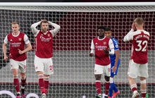 Người nhện Leno thành tội đồ, Arsenal vỡ mộng cúp châu Âu