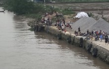 Sà lan chở cát va chạm với thuyền chài, 2 phụ nữ  mất tích